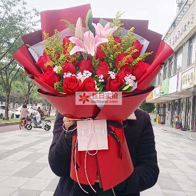 十堰19朵红玫瑰百合，与你幸福前行